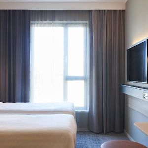 Moxy Twin Sleeper Guest room 2 Twin or Single Beds